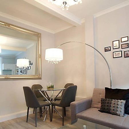 Joivy Unique Old Town Stay Under Edinburgh Castle Экстерьер фото