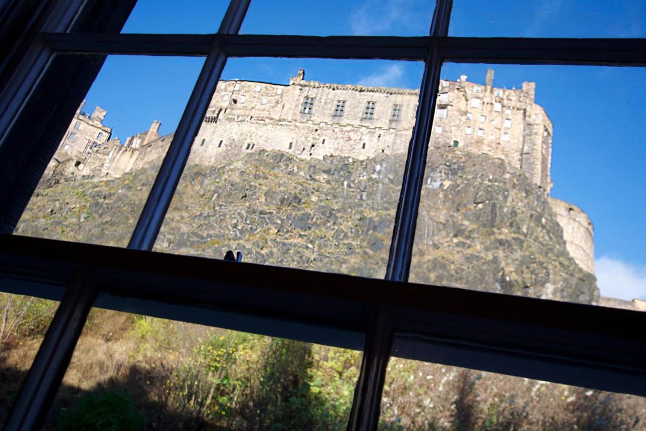 Joivy Unique Old Town Stay Under Edinburgh Castle Экстерьер фото