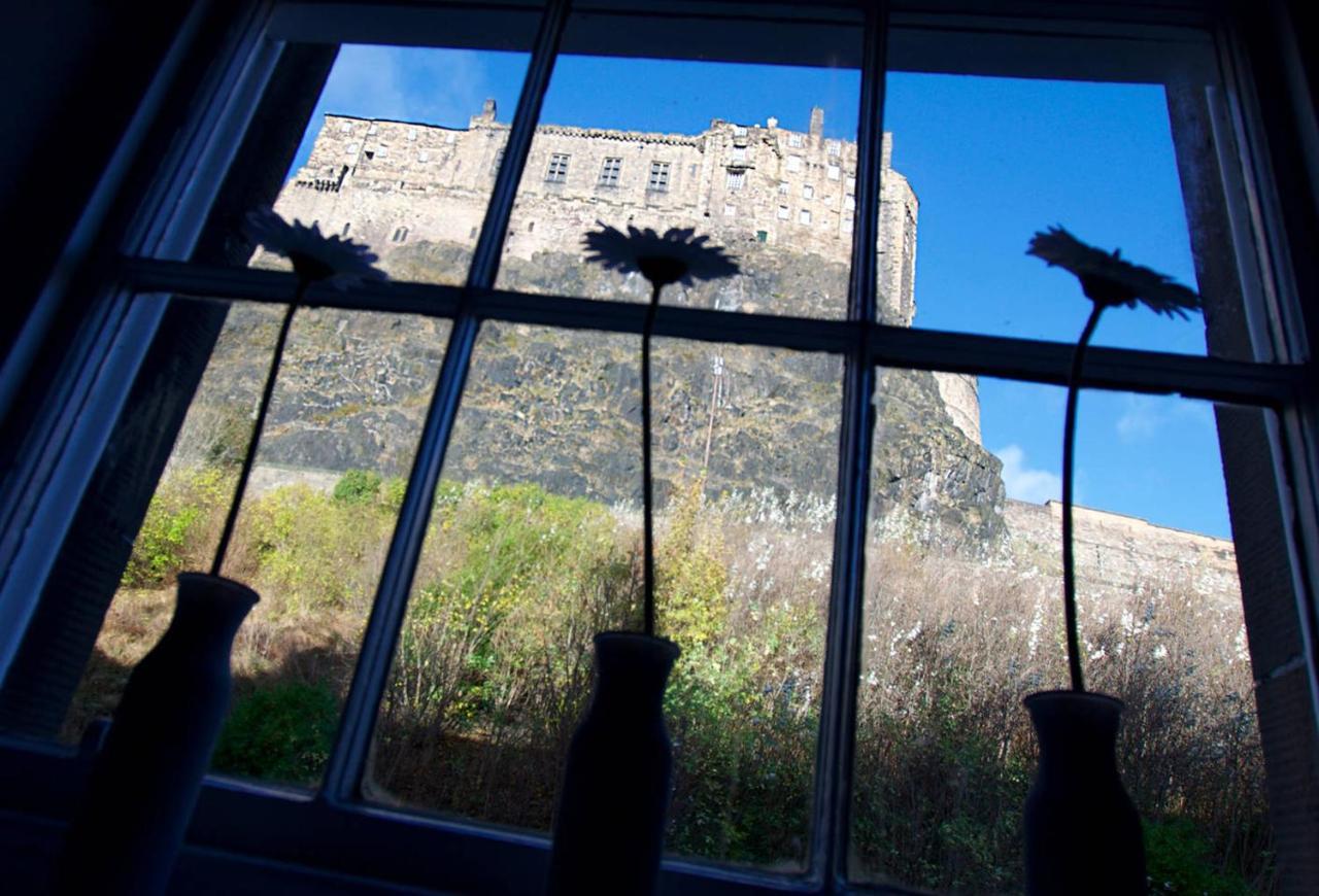 Joivy Unique Old Town Stay Under Edinburgh Castle Экстерьер фото